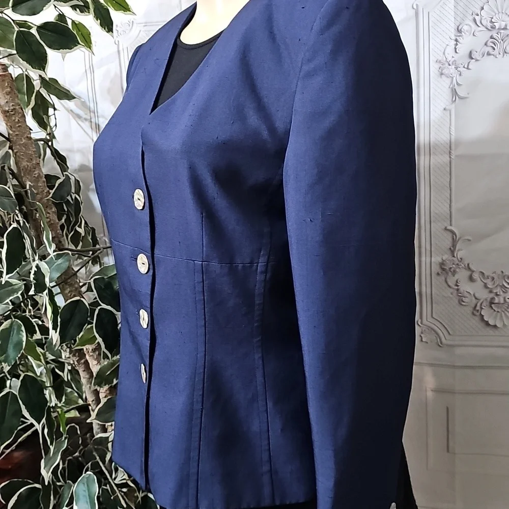 Christain Dior Silk Navy Fitted Blazer with Structured Shoulders and  Vneck 12 - Picture 5 of 12